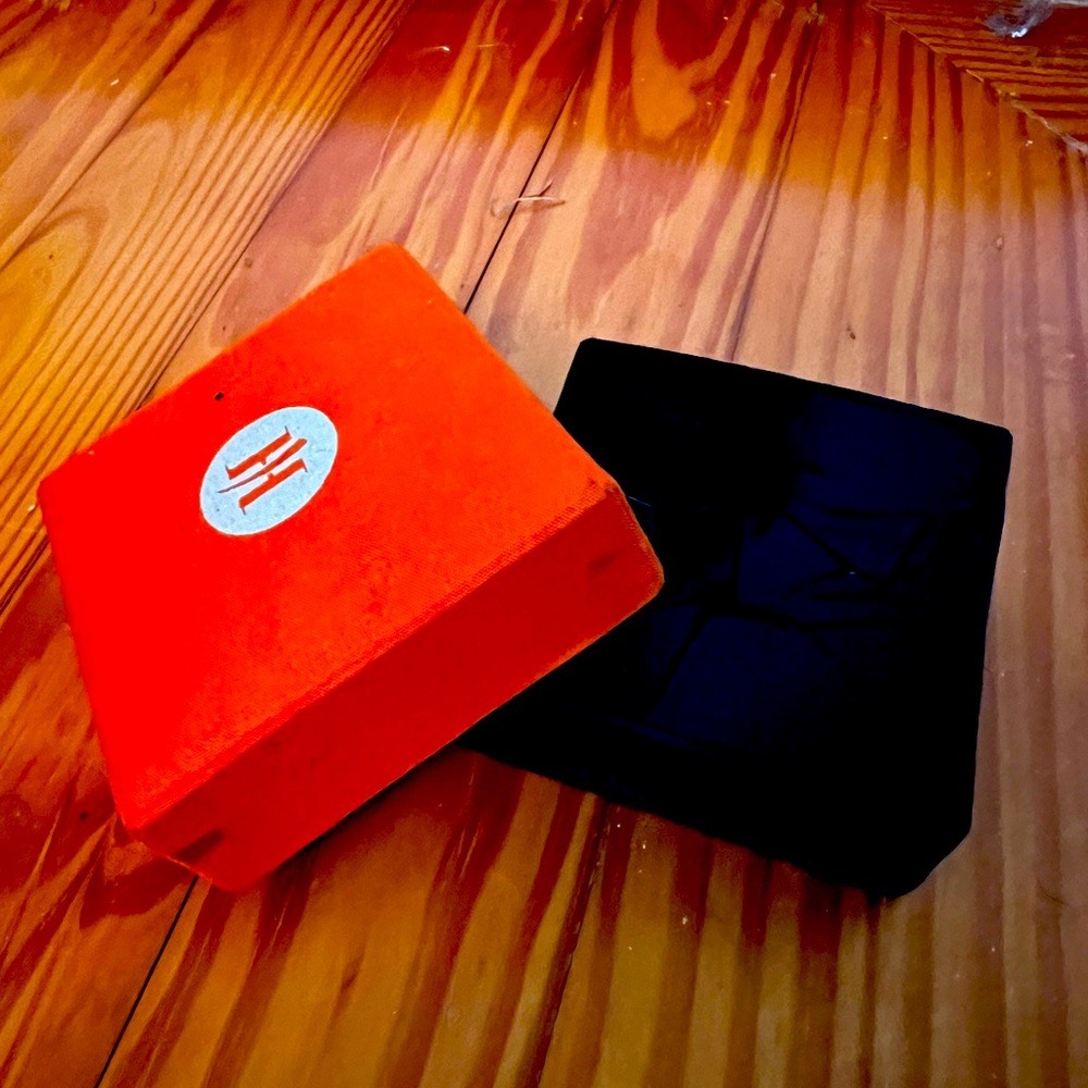 John Hardy earring box, box online good condition, vintage